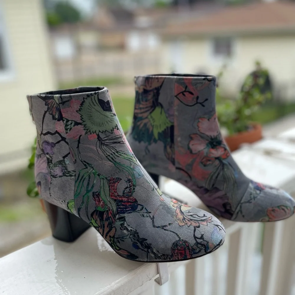Rag & Bone Gray Floral Drea Velvet Ankle Boots / Booties Size 37 1/2